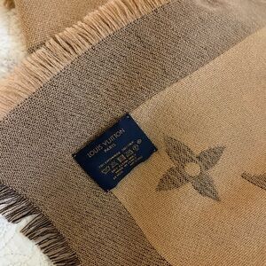 Louis Vuitton Fringed Beige Monogram Scarf
